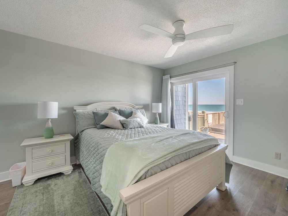 Beach Coma by Topsail Realty