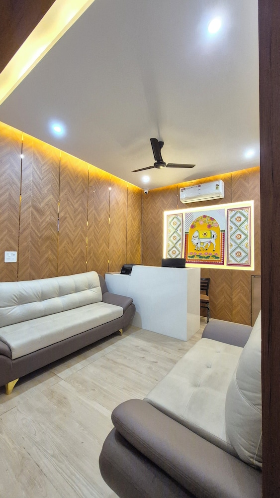 Darpan Nikunj Rubystone Express