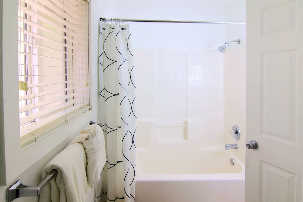 Big Bear Spa Suites