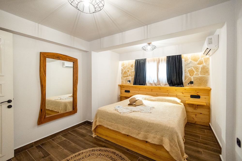 Mathraki Resort