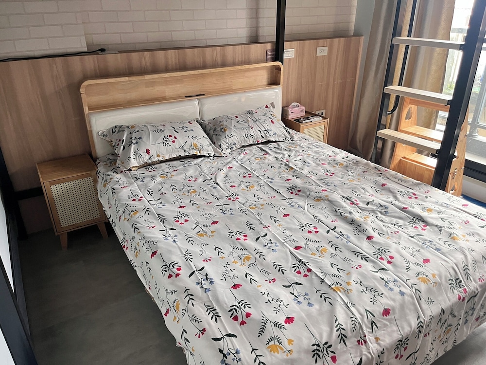 Daisy Light Hostel