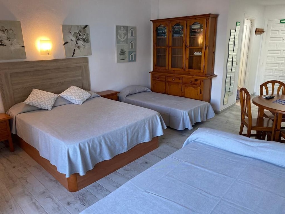 Apt In Benal Beach Resort, Wifi, 100m From Beach