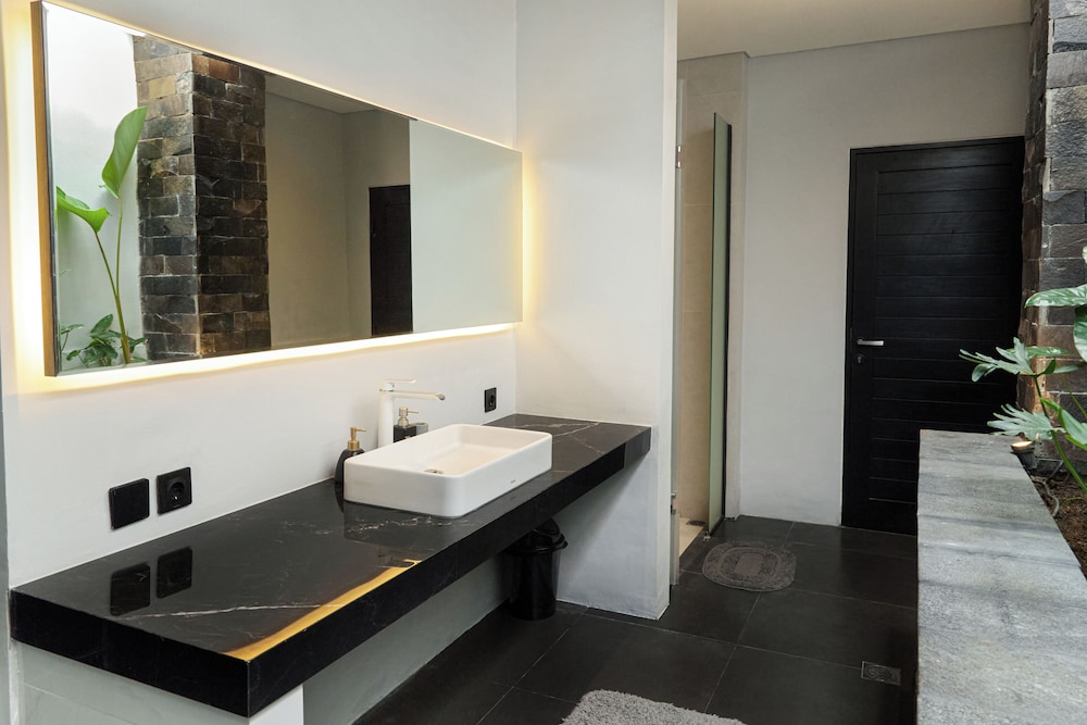 Villa Savaya Canggu Batu Bolong