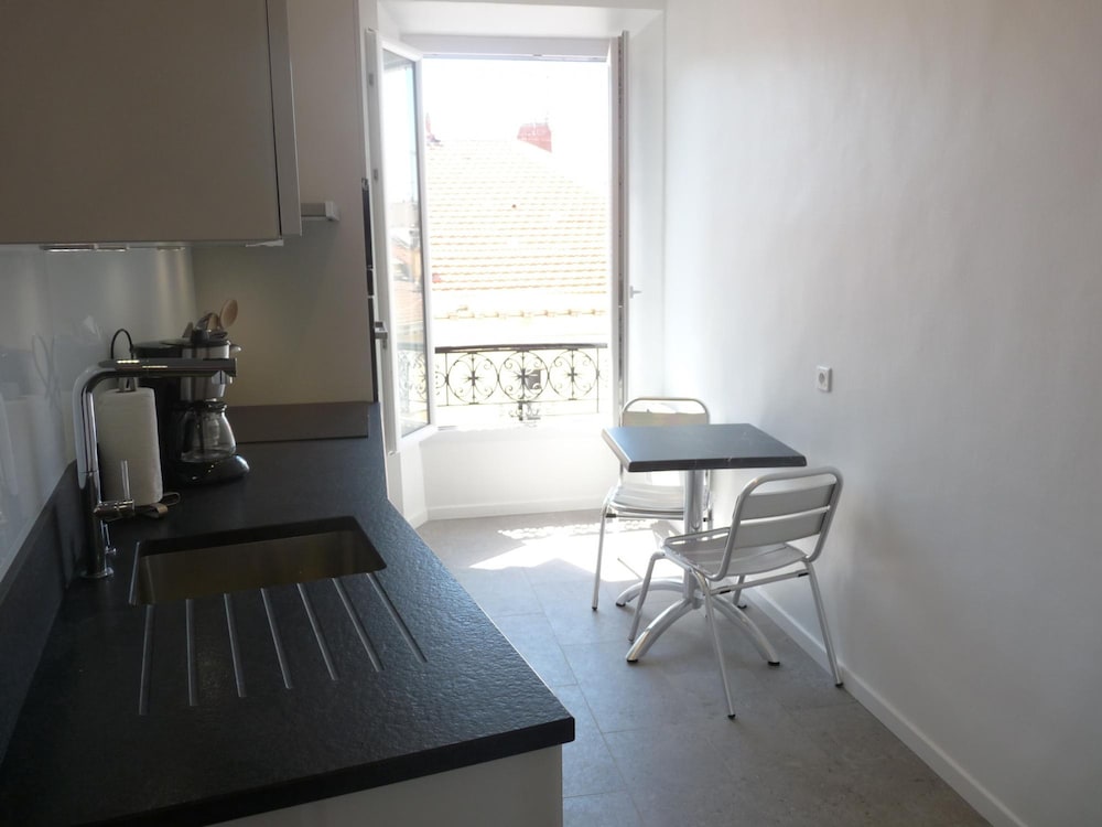 Two Bedrooms in the Center of Cannes 500 Meters From the Palais des Festival and the Croisette - 1934