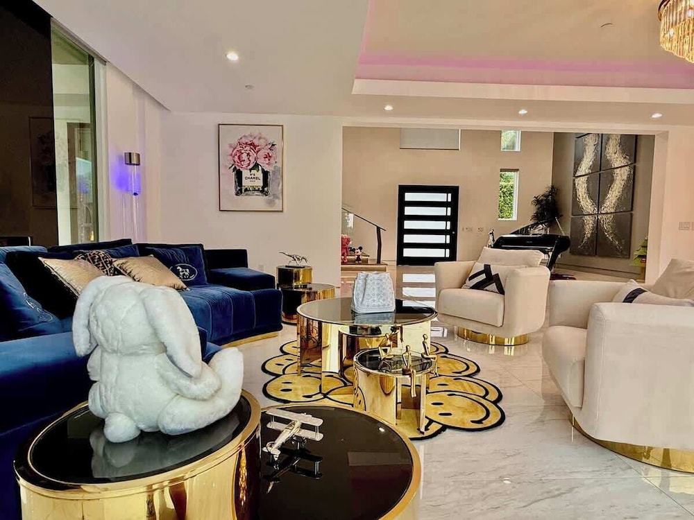 @ Marbella Lane - Enchanted Garden & Pool Hideaway