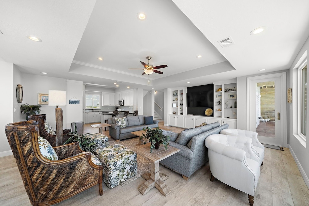 Sandcastle by Ryson Vacation Rentals
