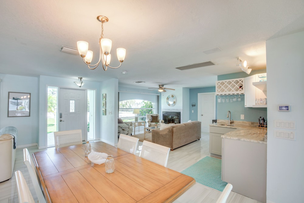 2 Mi to Beach: Canal-front Home in Cape Coral!