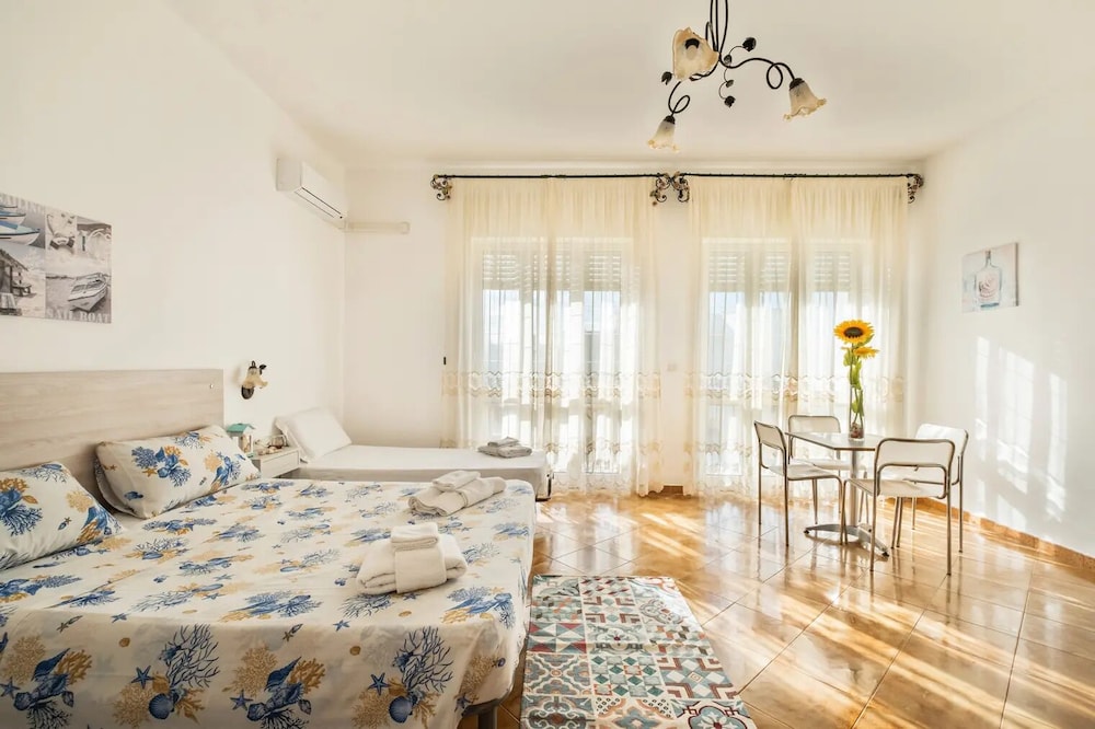 Room-abissi Room Vista Mare B&b Controve