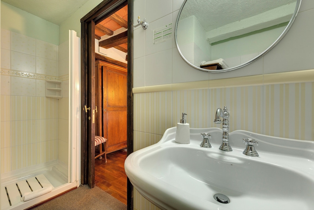 Entire Hilltop Villa With Private Pool In Palazzuolo Sul Senio
