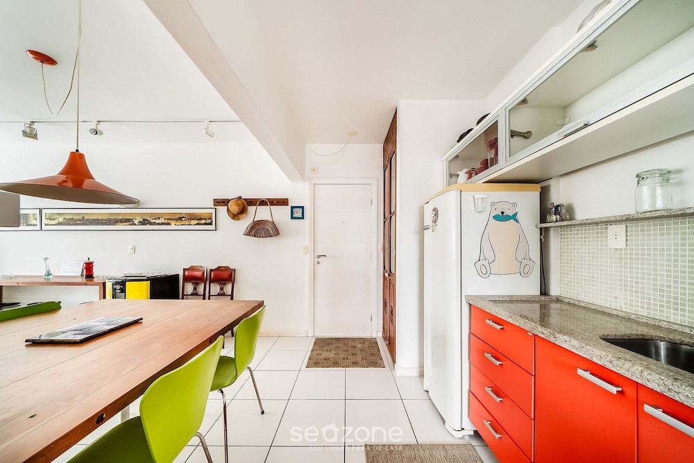 Beachfront apt BC Center Close to Attract. Aco803