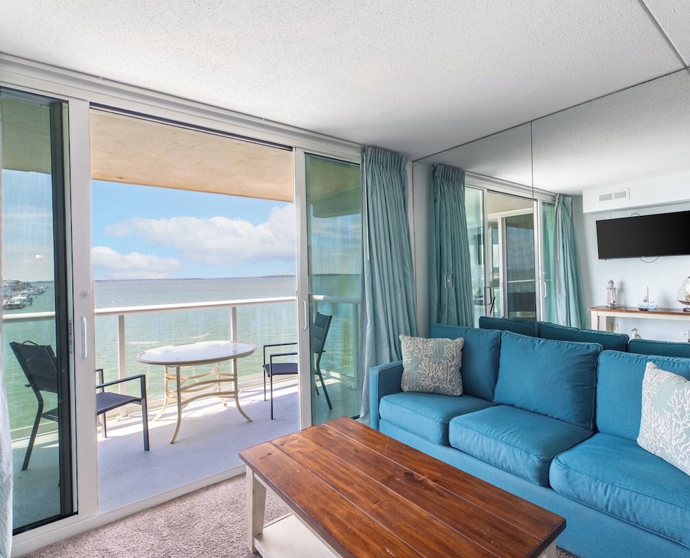 Bay Club Resort by Coolvacay