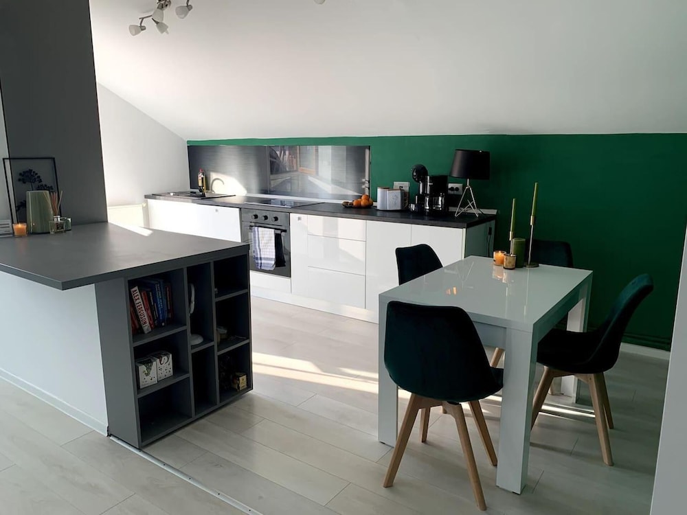 Spacious 3 Bed Apartment Cluj Floresti Near Vivo view 4