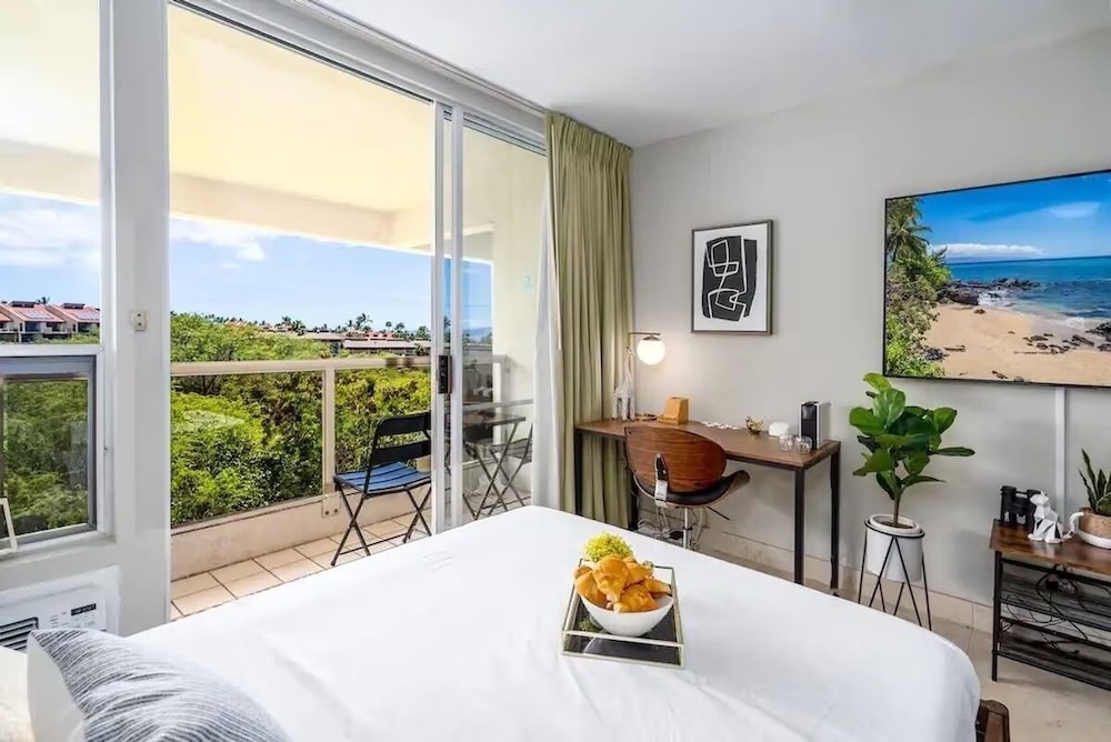 Signature Residences at Maui Banyan