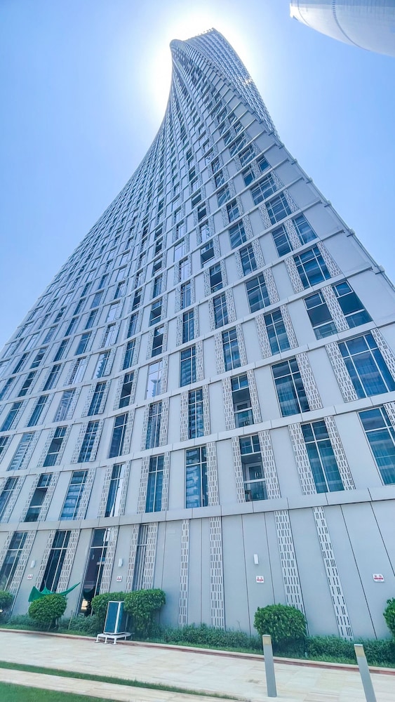 Iconic Marina Stay Cayan Tower 2BR