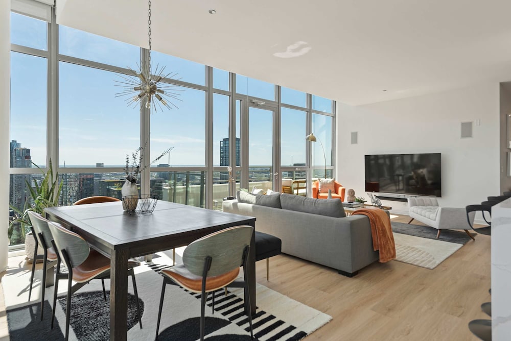 West Loop Group Retreat 2 Penthouses Balconies