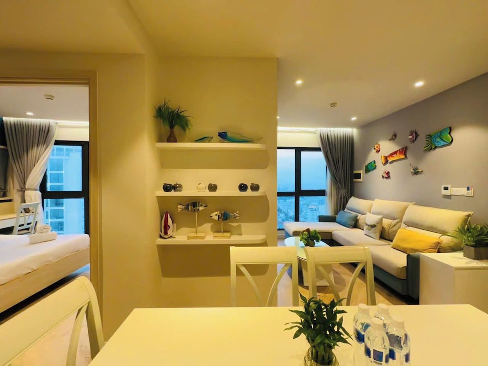Gold Coast Balcony Serviced Apartment