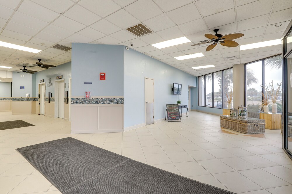 6th-floor Oceanfront Myrtle Beach Condo w/ Balcony