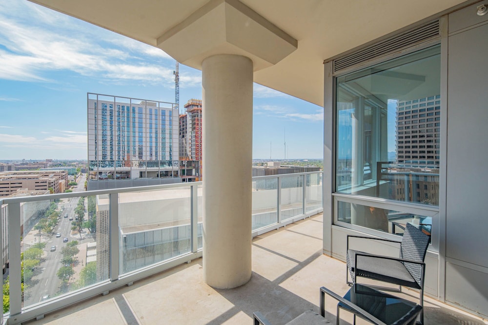 ROVE LIVING/KL - 44 Monroe