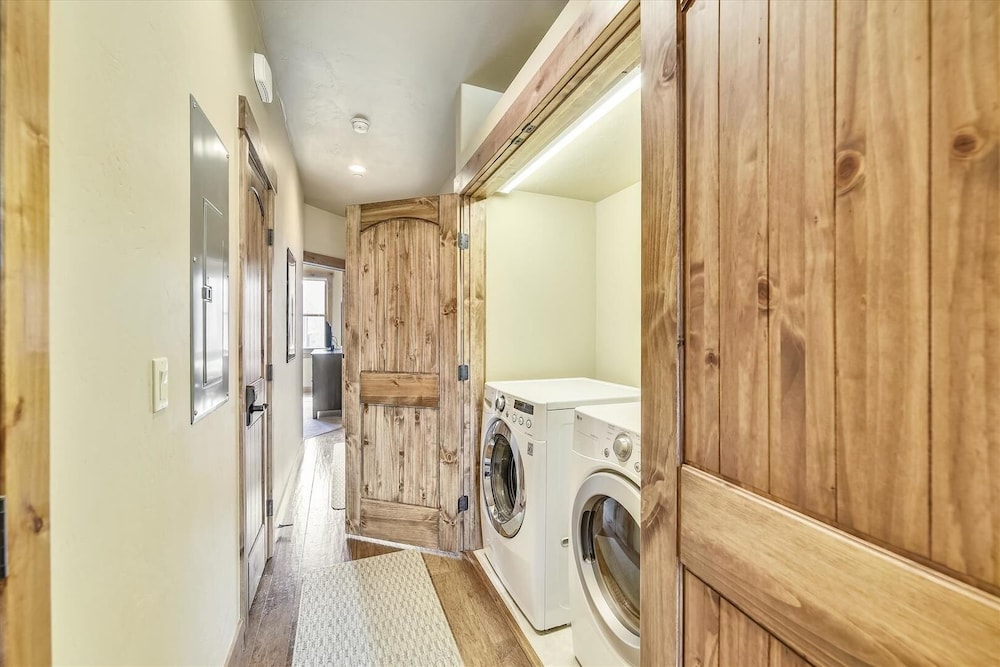 S Off Main #4 2 Bedroom Condo by RedAwning