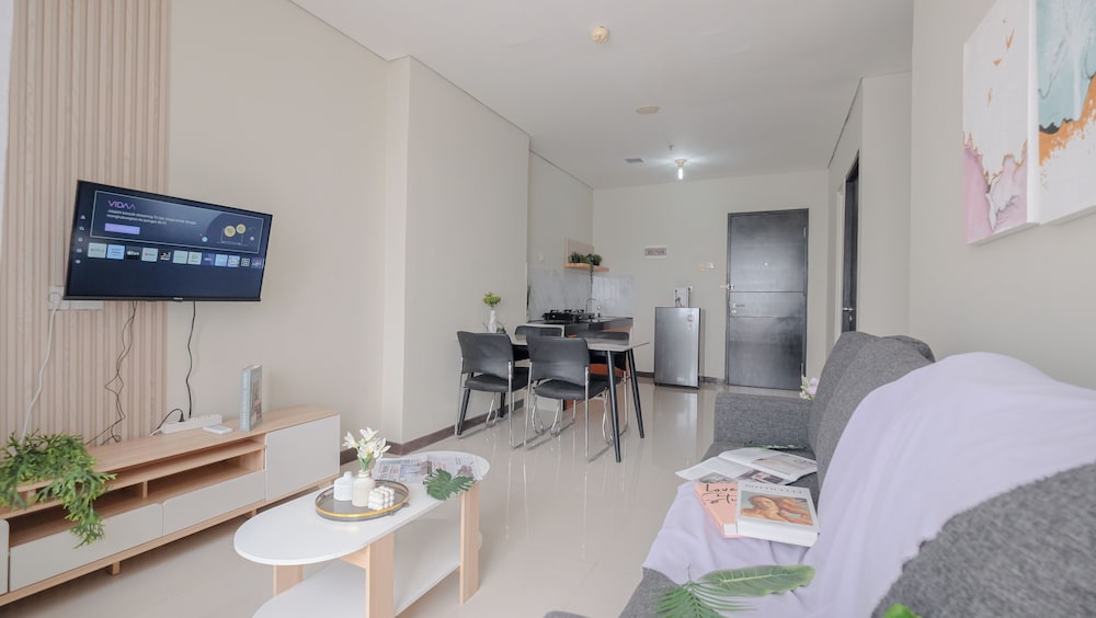 New Furnished And Elegant 2Br At Nifarro Park Apartment