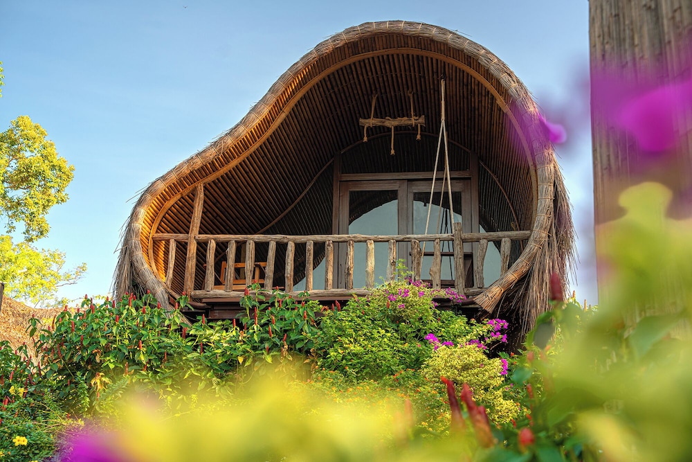 The Peak Sanctuary - Dien Tien Mountain