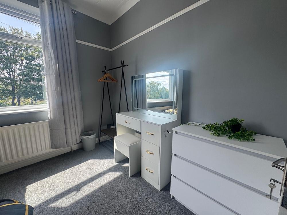 9 Guests - Free Parking - Cozy 3 Bedrooms