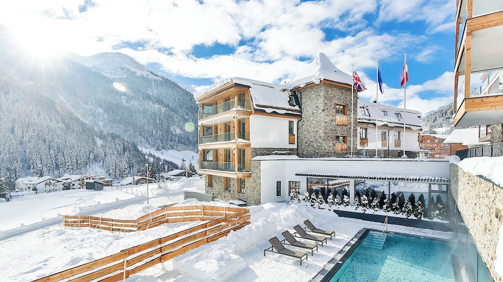 Mountain Spa Residences