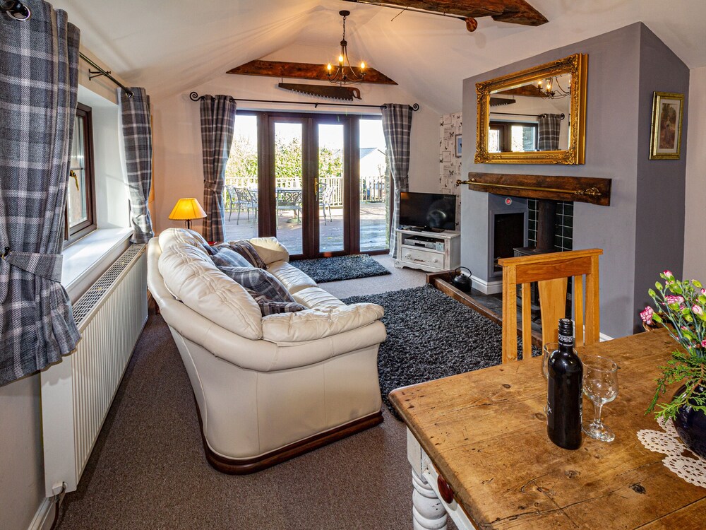 Cwm Derw Cottage view 3