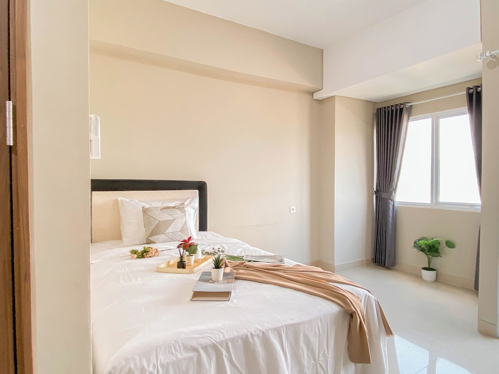 Simple Rest Studio (No Kitchen) At Lrt City Sentul - Royal Sentul Park Apartment