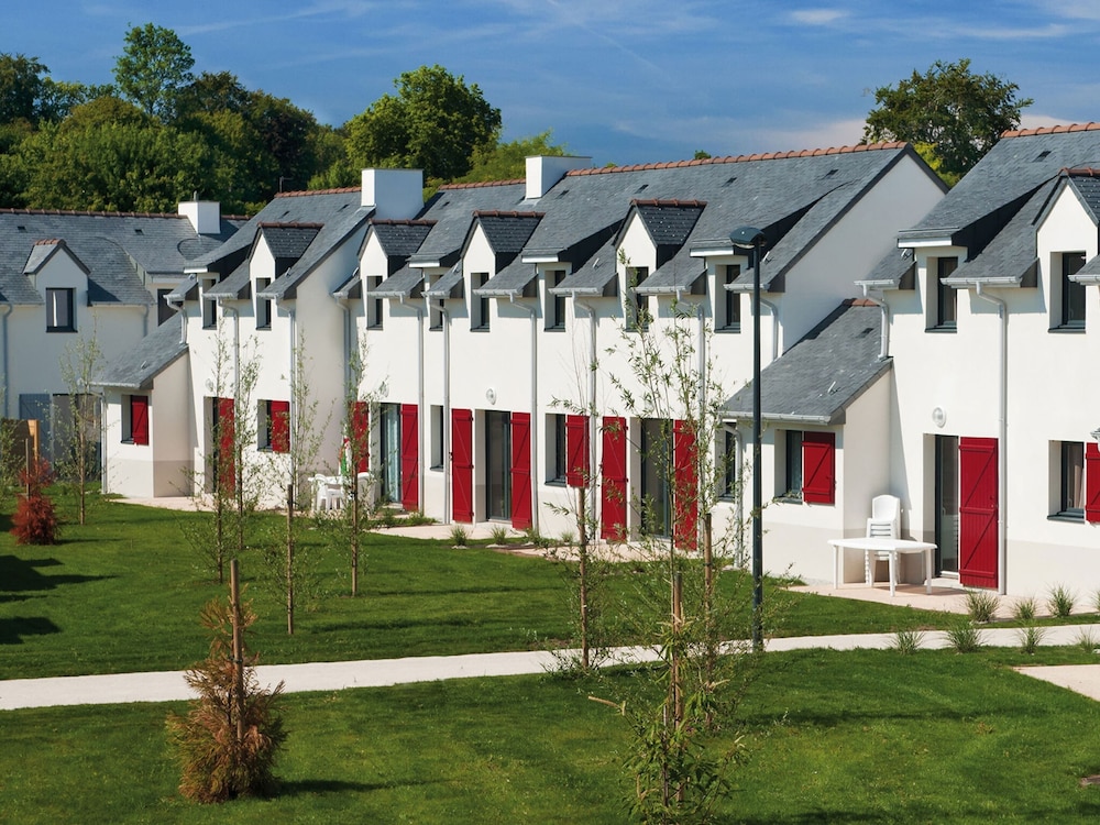 Comfortable Holiday Home Close to a Golf Course in Brittany view 3