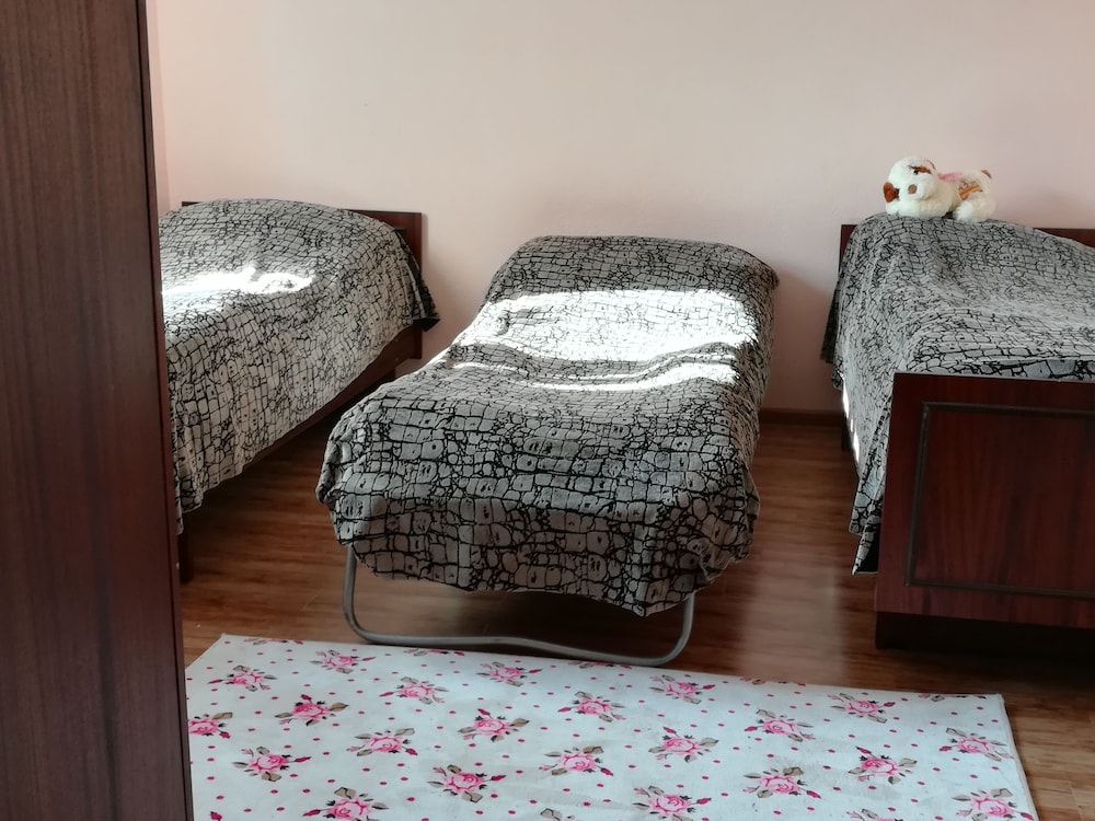 Lori travel Guest House