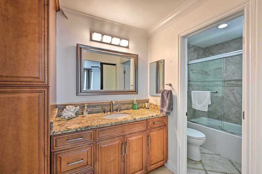 Beachfront Oceanside Condo w/ Amenity Access!