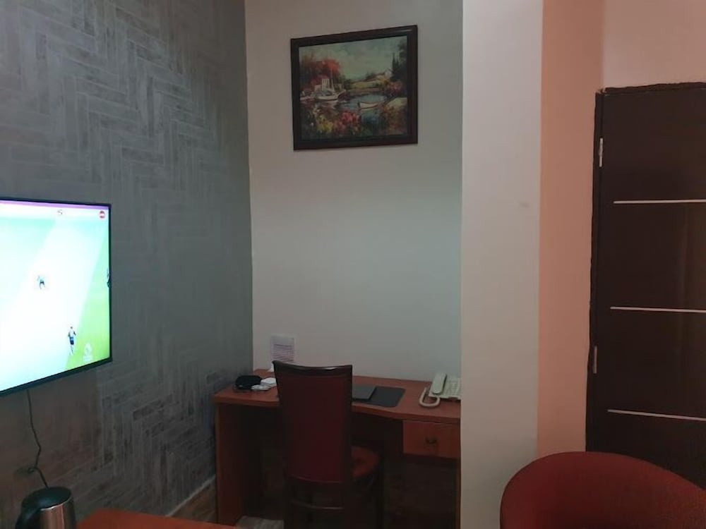 Mega Pavilion Suite and Apartment