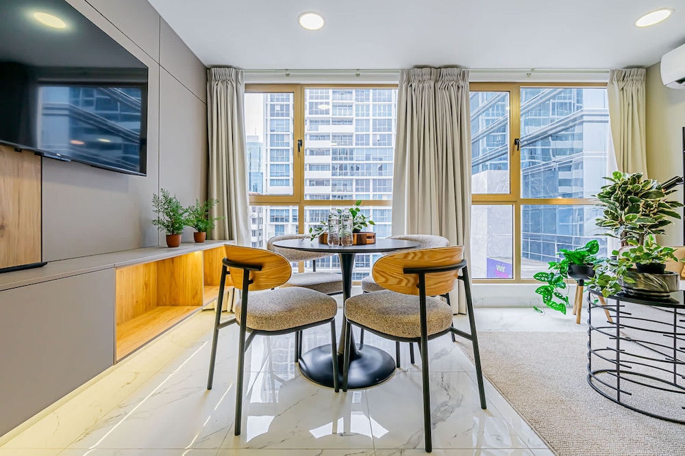 w Wonderful 1BR in Obarrio