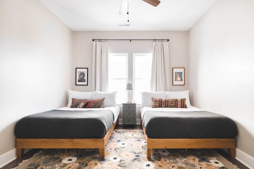 8 Nashville Homes w/ 21 Bedrooms, 21 Baths & Space for 74, Just Minutes From Broadways Nightlife, Dining, and Music Scene Cherokee by Avantstay