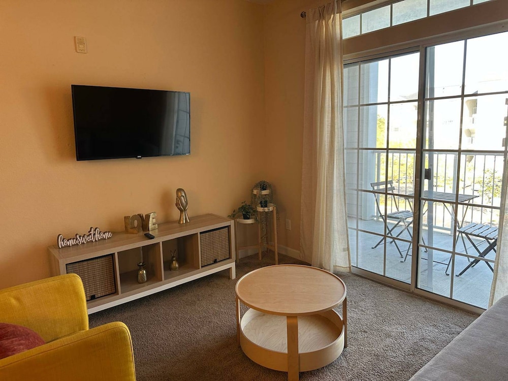 Cozy Condo Just a few Minutes From Disney