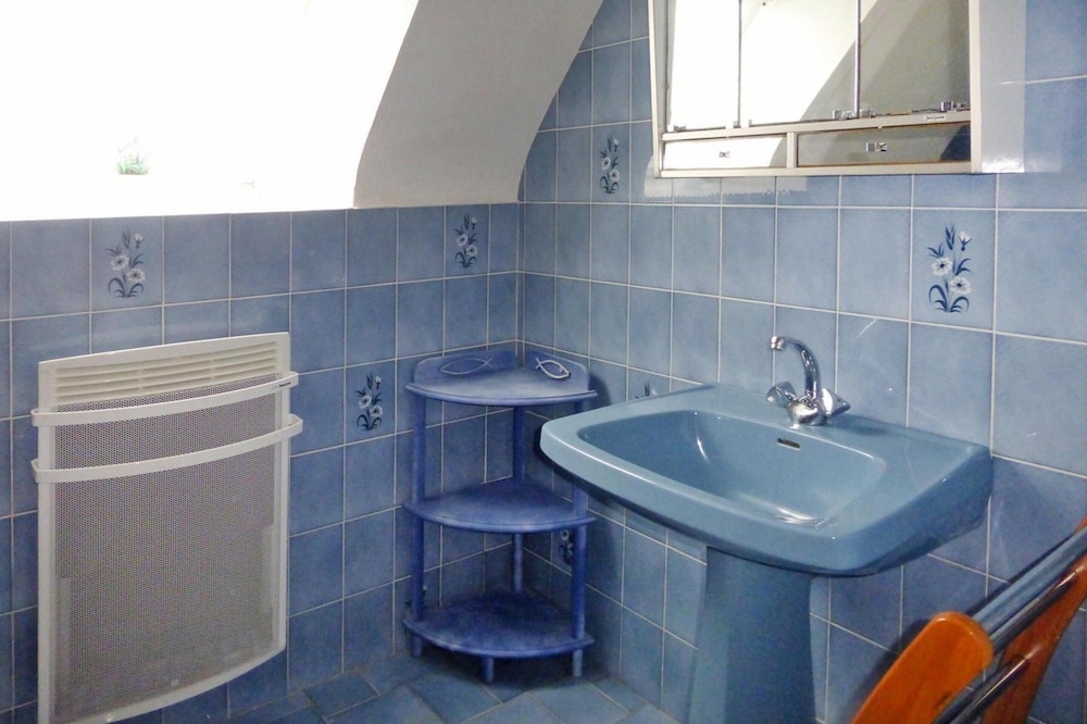 Holiday Home in Port-blanc Near Sandy Beaches