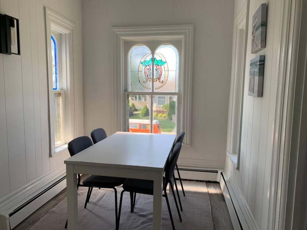 County Cove - Consecon Suite - Image 4