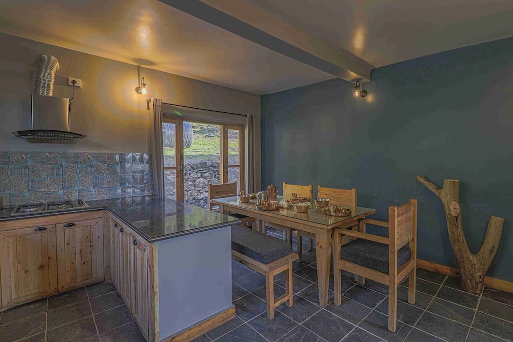 BluSalz Collection Kuriyana Stay, Mussoorie view 5