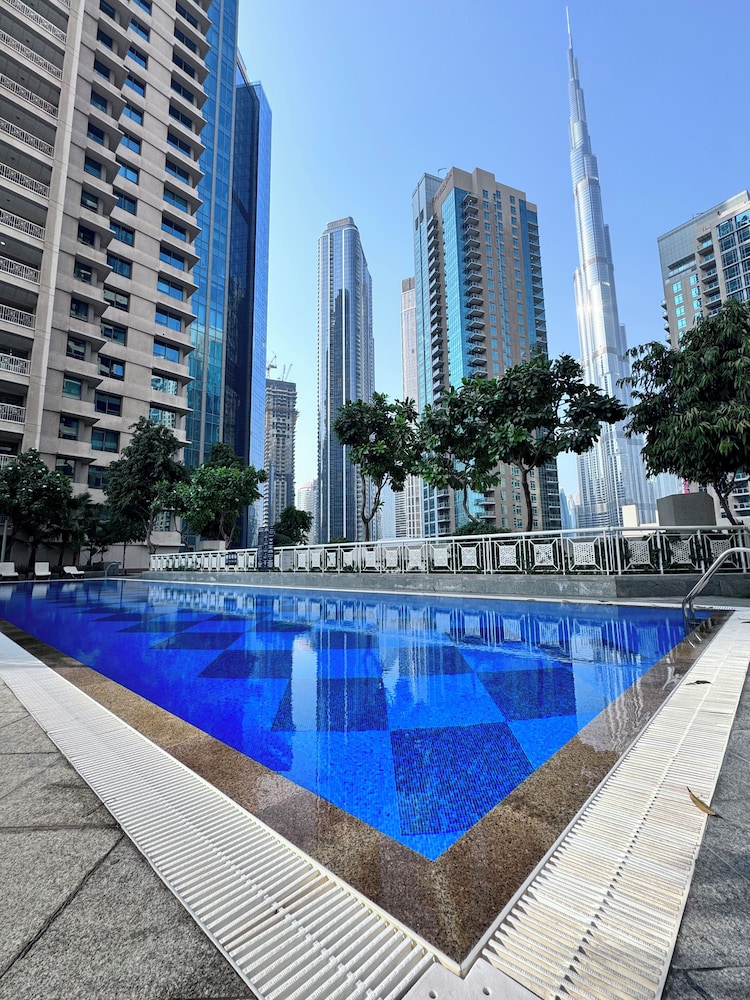 SIMPLY COMFORT Luxury Burj Khalifa & Fountain View Apartments Steps to Dubai Mall