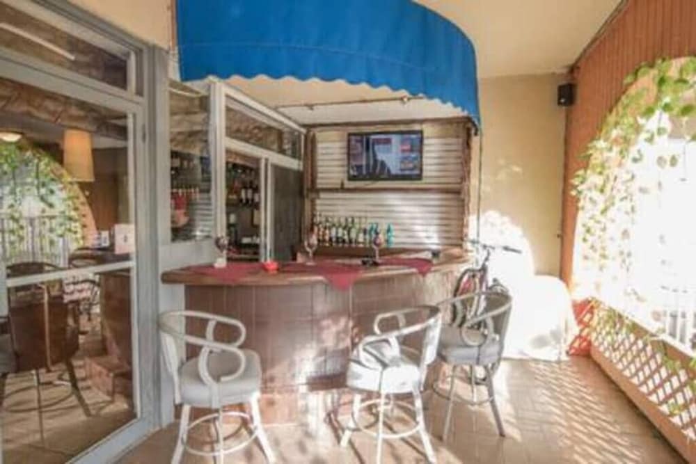 Hallandale Studio in Hallandale Beach view 5
