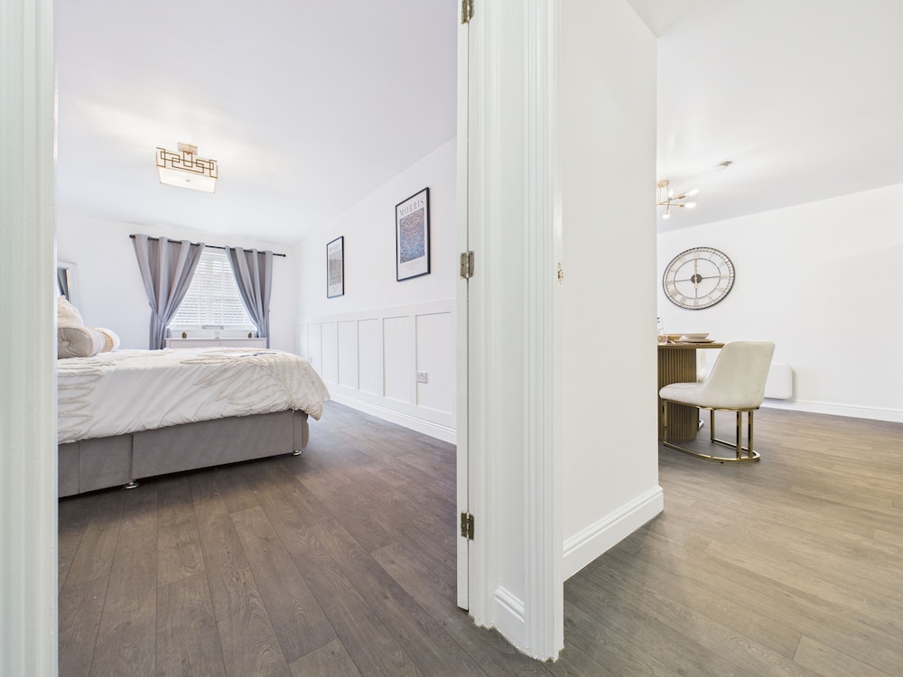 Modern Chaffordhundred Apartment Long Stay Sleeps2