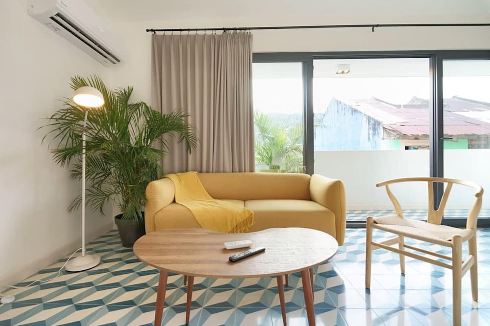 w Fancy Loft in Santa Ana