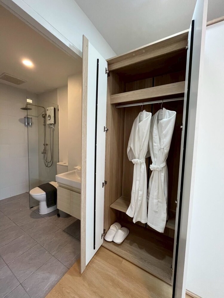 Hill Bay Suites