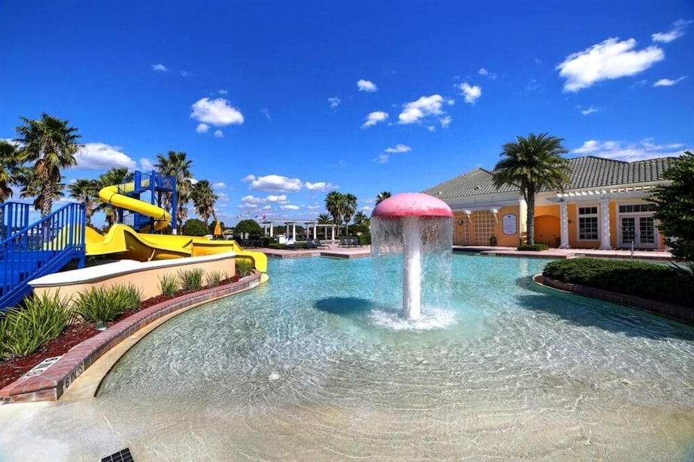 Spacious Family Villa w Pool Themed Bedrooms