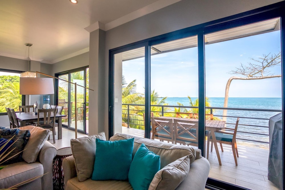 Oceanfront Sunset Gecko Condo - Ground Floor 1A