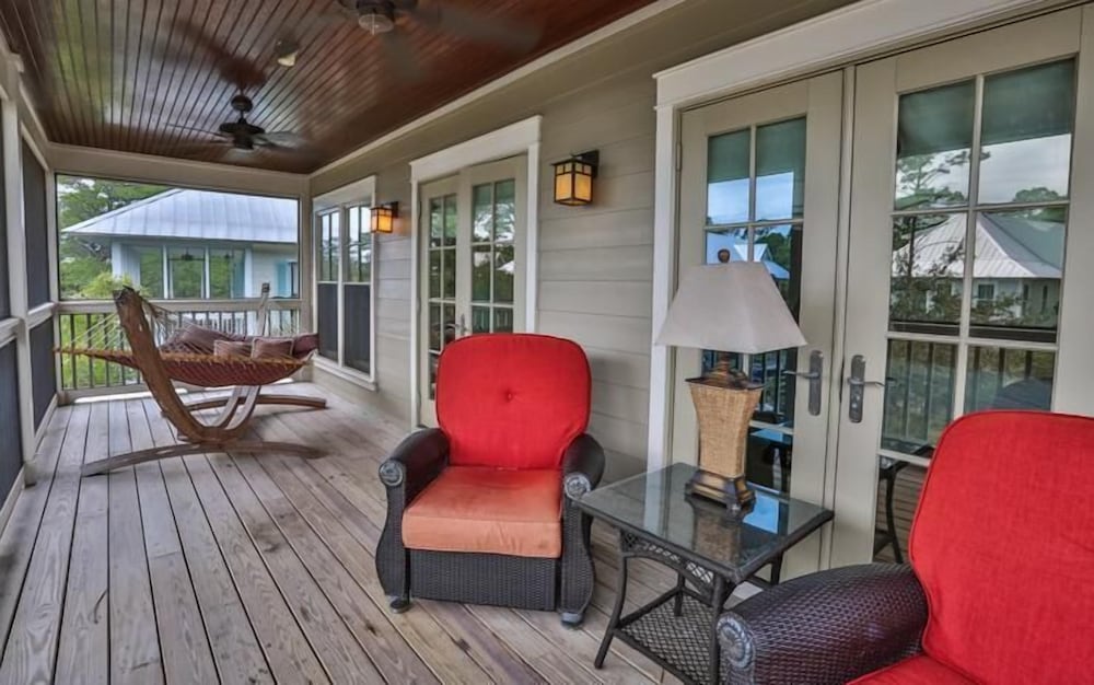 Bluejack Breeze 6 Bedroom Holiday Home by Five Star Properties