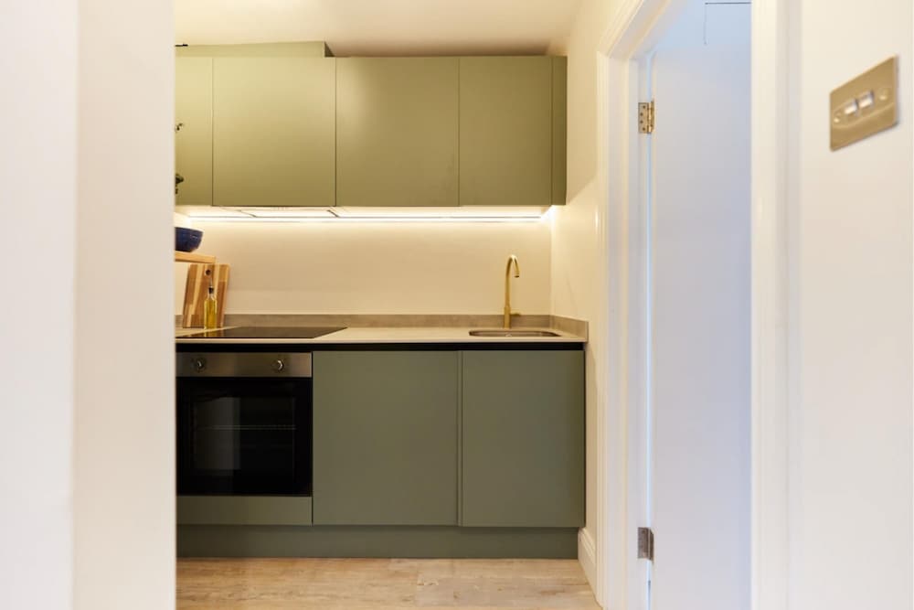 The North Notting Hill Crib - Bright 1bdr Flat