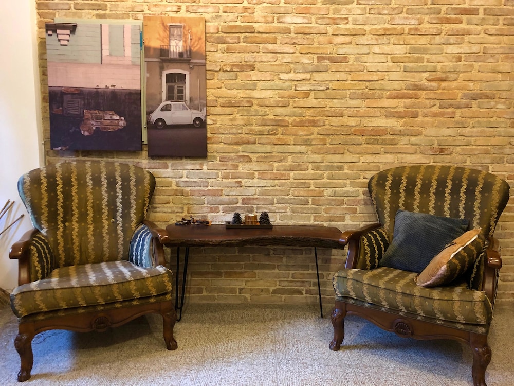 Kuyu Beergarden Hostel