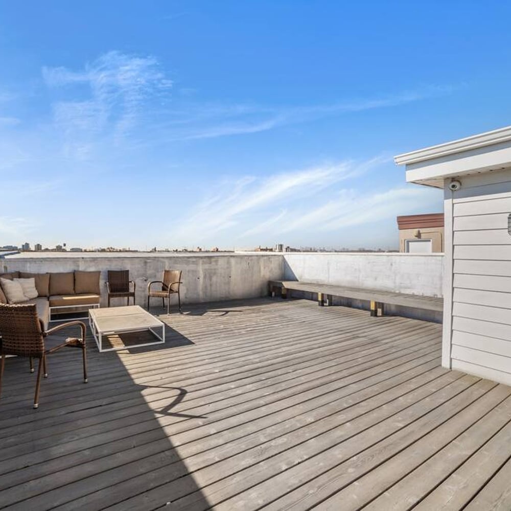 4-bedroom Condo Near Fulton Market w Rooftop